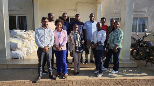 Najnowsze blogi firmy GENY Electric Ltd and RIGIL-GENY Successfully Complete Technical Training for EUCL in Rwanda